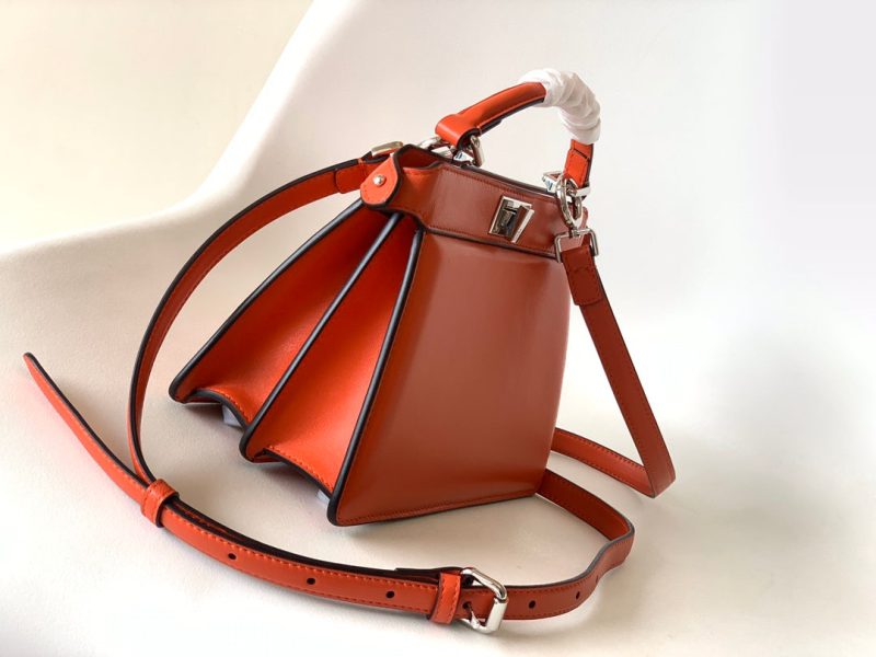 20220717_i1658034981_9257_2_jpg_cfbf29b6-576a-472a-8178-3dbc59bd616c Peekaboo ISeeU Petite 20 Bag Red Lambskin Shw