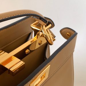 20220717_i1658035024_8840_4_jpg_2e592a16-51d5-4661-b758-2abd000c1794 Peekaboo ISeeU Petite 20 Bag Light Brown Lambskin Ghw