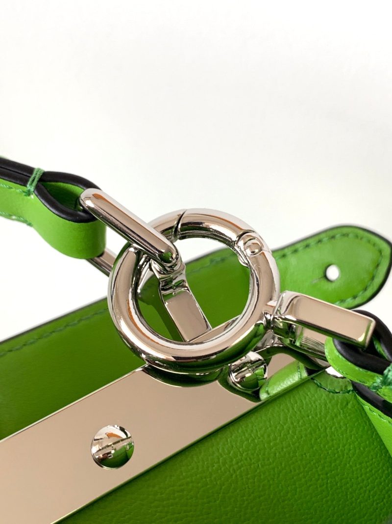 20220717_i1658035121_5895_6_jpg_c06770b5-4bd2-44cd-8989-b2853ebb32f1 Peekaboo ISeeU Petite 20 Bag Green Lambskin Shw