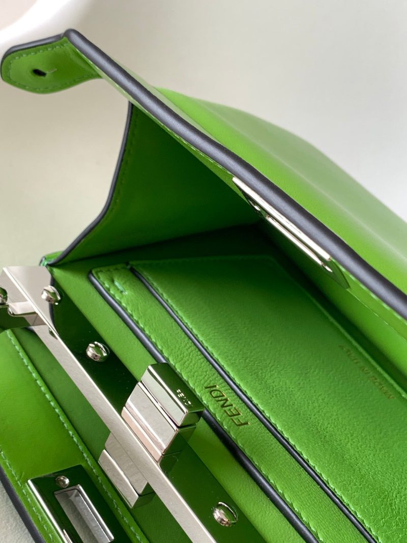 20220717_i1658035121_5898_8_jpg_67745e5b-3a01-4f20-86a1-9e48fa399ccd Peekaboo ISeeU Petite 20 Bag Green Lambskin Shw