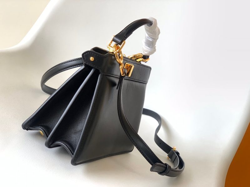 20220717_i1658038600_1577_8_jpg_0e33aff4-a5d1-488a-847b-67f4b16356ab Peekaboo ISeeU Petite 20 Bag Black Lambskin Ghw