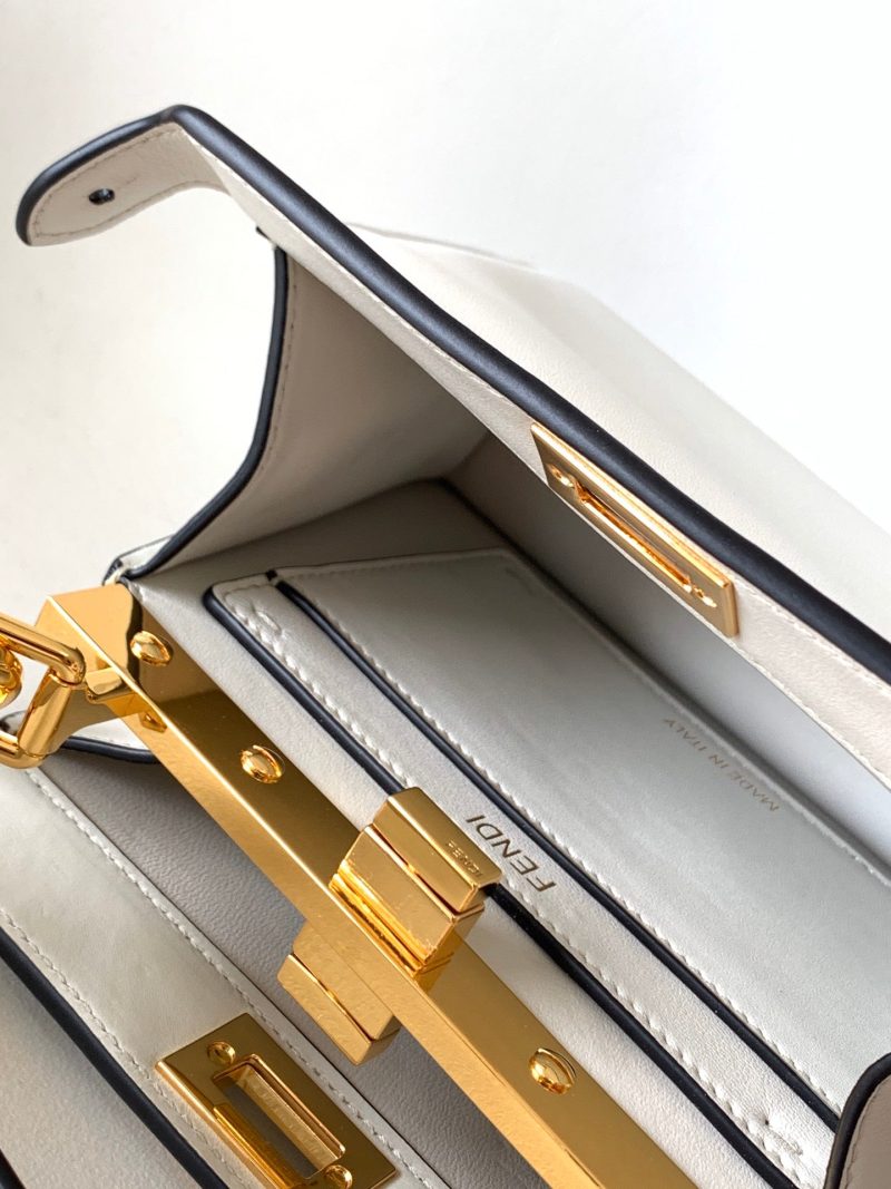 20220717_i1658038649_4325_4_jpg_1ada4712-60c4-4246-890d-9a97d80c2e99 Peekaboo ISeeU Petite 20 Bag White Lambskin Ghw