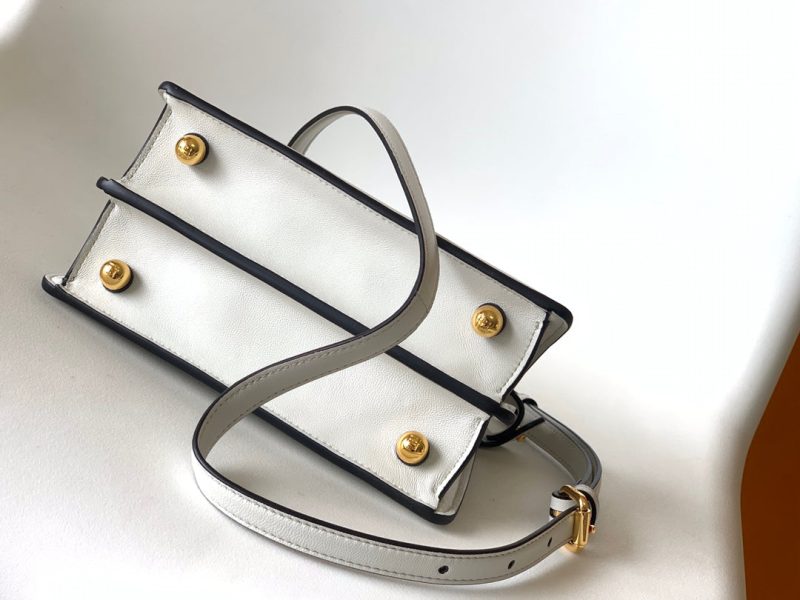 20220717_i1658038649_5554_3_jpg_ed1b422c-e80b-46fd-b492-1ec22c465ce7 Peekaboo ISeeU Petite 20 Bag White Lambskin Ghw