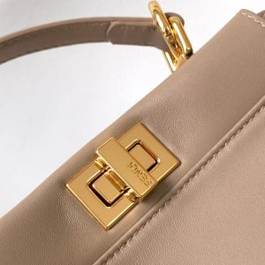 20220721_i1658383648_1945_6_jpg_49f50a30-9f56-40ff-942c-c20c5dc93123 Peekaboo Mini 23cm Bag light brown lambskin gold hardware