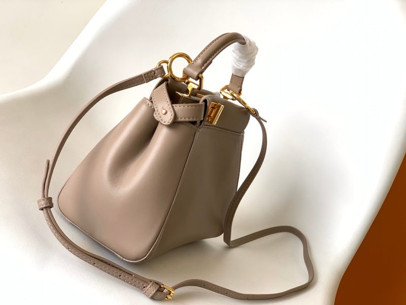 20220721_i1658383648_5776_2_jpg_3437f269-b3be-48cc-8fb8-7ca4ba4e08eb Peekaboo Mini 23cm Bag light brown lambskin gold hardware