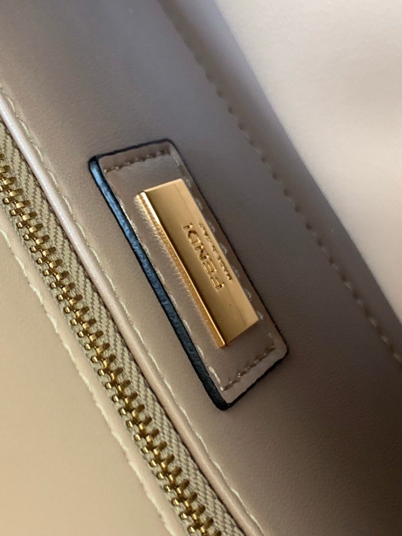 20220721_i1658383648_9098_8_jpg_c84ca168-15c1-4587-91cd-c5dea2cad9f9 Peekaboo Mini 23cm Bag light brown lambskin gold hardware