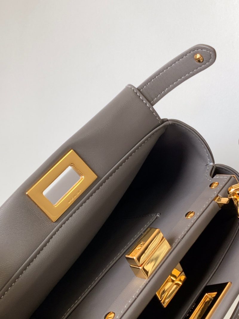 20220721_i1658383851_5596_7_jpg_9f03c649-16b7-4438-81bc-a6c534e49ad2 Peekaboo Mini 23cm Bag taupe lambskin gold hardware