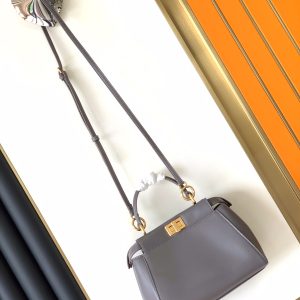 20220721_i1658383851_6792_0_jpg_96a894d8-a1f5-4d01-849d-a99c368aaed6 Peekaboo Mini 23cm Bag taupe lambskin gold hardware