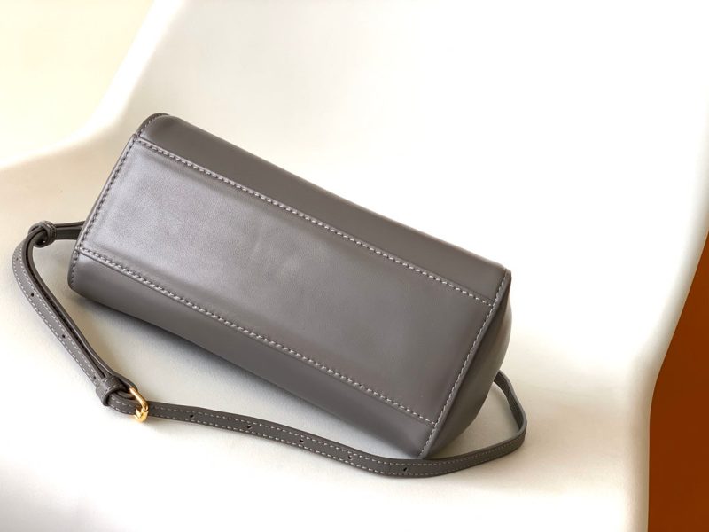 20220721_i1658383851_8187_3_jpg_5a5ac335-5a0c-4d5e-9323-17d905dca6be Peekaboo Mini 23cm Bag taupe lambskin gold hardware