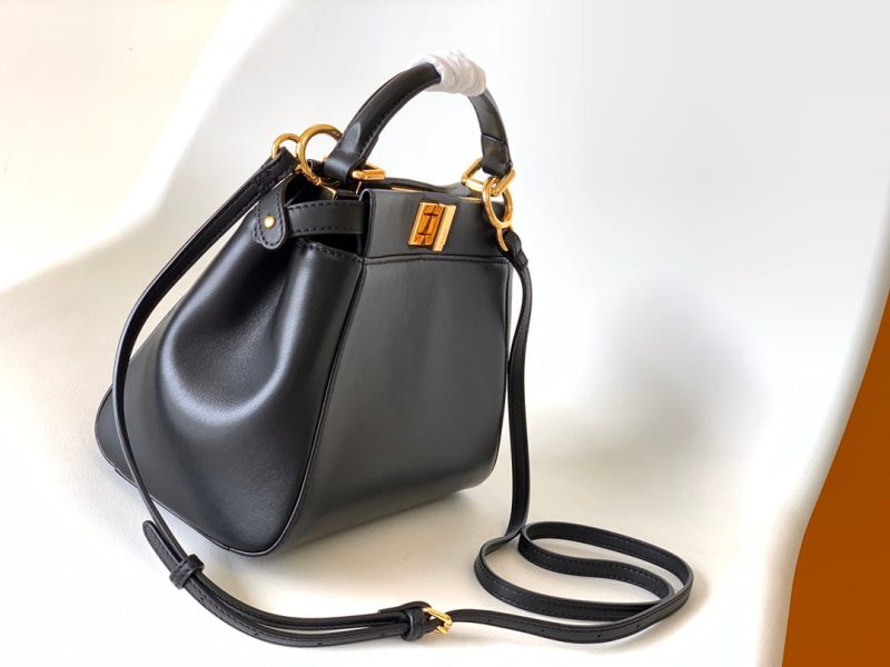 20220721_i1658384008_6042_2_jpg_fce70891-9f7e-4dc9-8579-c7e8c67d5799 Peekaboo Mini 23cm Bag black lambskin gold hardware
