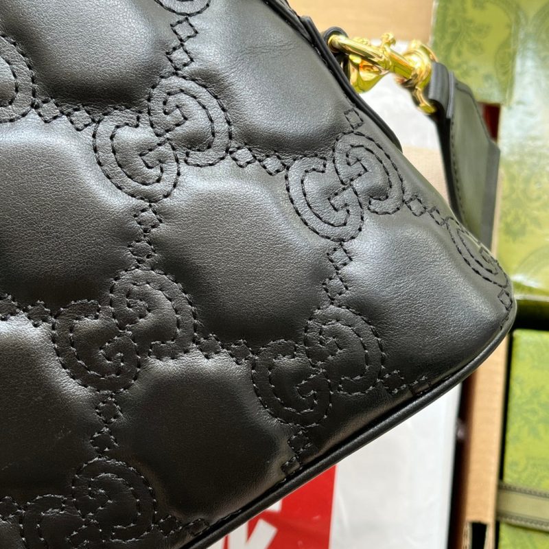 20220724_i1658640974_5251_7_jpg MATELASSÉ LEATHER SHOULDER BAG 23 IN BLACK EMBOSSED CALFSKIN GOLD HARDWARE