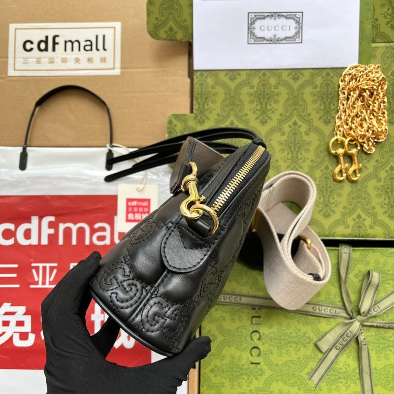 20220724_i1658640974_5891_3_jpg MATELASSÉ LEATHER SHOULDER BAG 23 IN BLACK EMBOSSED CALFSKIN GOLD HARDWARE