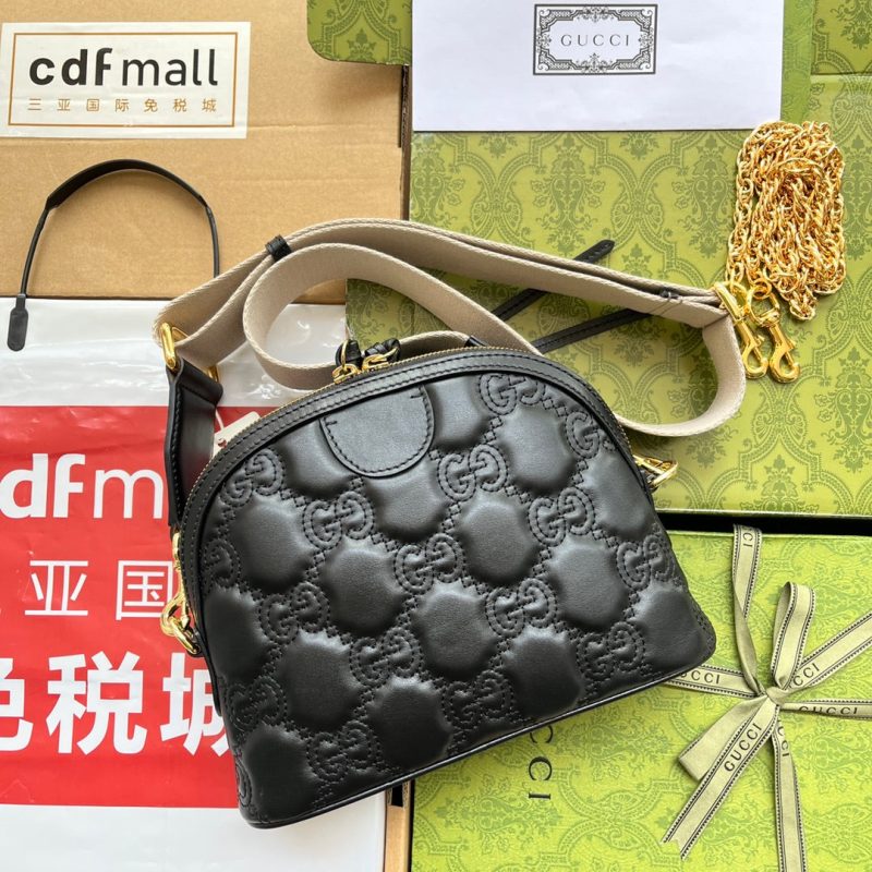 20220724_i1658640974_9659_1_jpg MATELASSÉ LEATHER SHOULDER BAG 23 IN BLACK EMBOSSED CALFSKIN GOLD HARDWARE