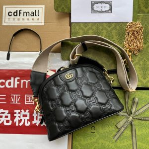 20220724_i1658640974_9698_0_jpg MATELASSÉ LEATHER SHOULDER BAG 23 IN BLACK EMBOSSED CALFSKIN GOLD HARDWARE