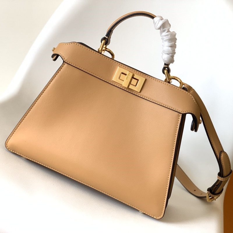 20220725_i1658738186_2683_0_jpg_39ae5bce-3844-4fcd-8f36-526b0989bb4c Peekaboo ISeeU Small 27cm Bag beige lambskin gold hardware
