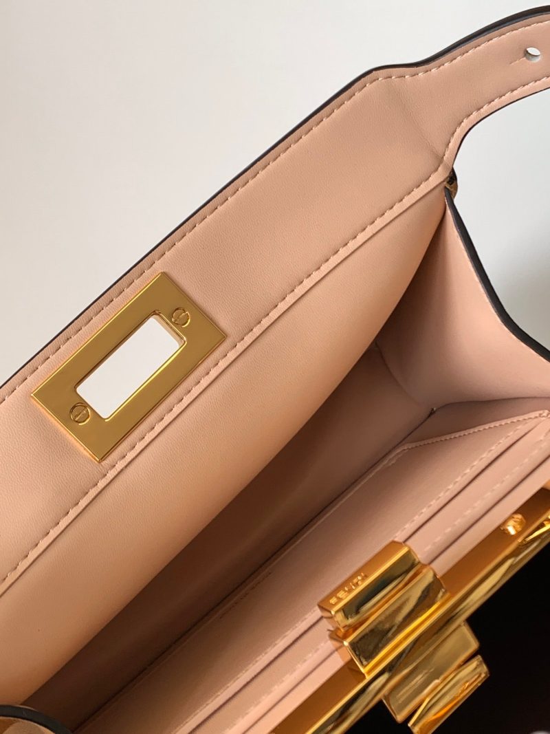 20220725_i1658738186_2757_7_jpg_ef03f7a4-1d93-4da0-aa1b-cefc49d5b282 Peekaboo ISeeU Small 27cm Bag beige lambskin gold hardware