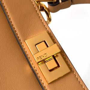 20220725_i1658738186_2834_3_jpg_3a3e74a9-b8c6-4743-95dc-7cfa043345c0 Peekaboo ISeeU Small 27cm Bag beige lambskin gold hardware