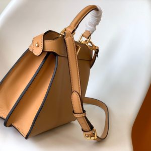 20220725_i1658738186_3192_1_jpg_79e823ff-476a-4a52-a503-17b6e44d94df Peekaboo ISeeU Small 27cm Bag beige lambskin gold hardware