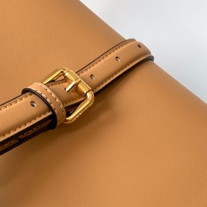 20220725_i1658738186_5075_4_jpg_fdf9e161-8836-443f-b14b-7bea979e8af7 Peekaboo ISeeU Small 27cm Bag beige lambskin gold hardware