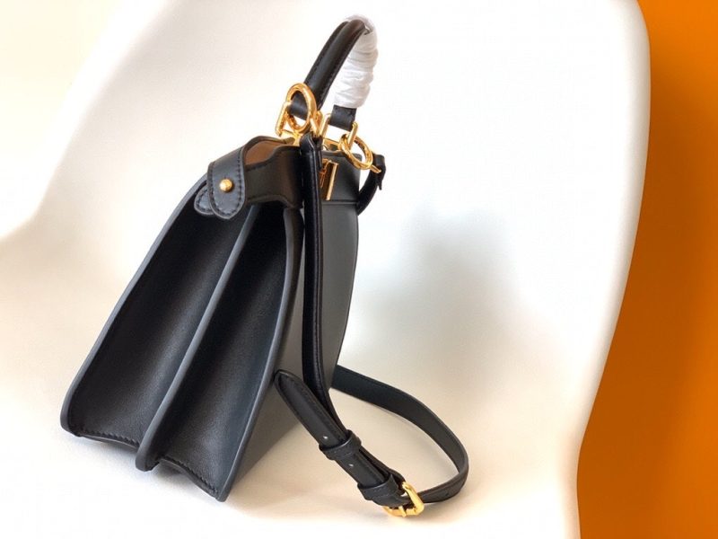 20220726_i1658805893_2440_1_jpg_70941b4a-bf25-4cf6-ac3e-b2fbc33bdb16 Peekaboo ISeeU Small 27cm Bag black lambskin gold hardware