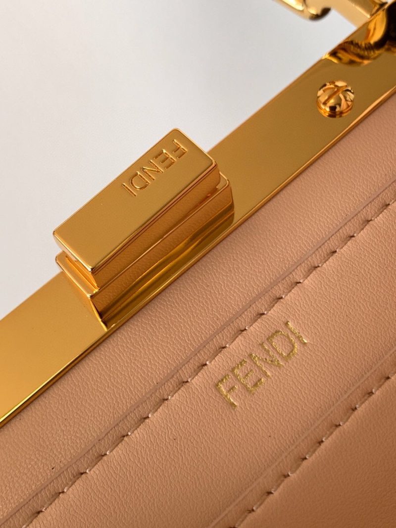 20220726_i1658805893_7586_7_jpg_7ebb927b-6ba1-473c-9eac-75cd0a9599c5 Peekaboo ISeeU Small 27cm Bag black lambskin gold hardware