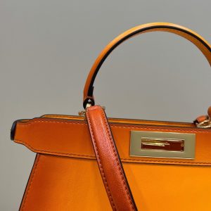 PEEKABOO ISEEU 33 IN ORANGE OMBRE SMOOTH CALFSKIN GOLD HARDWARE