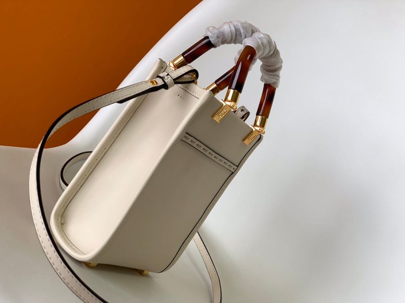 20220810_i1660124945_1058_3_jpg_9856e321-d91c-4174-80ca-387bf732f218 Fendi Mini Sunshine Shopper Bag 18 White Leather