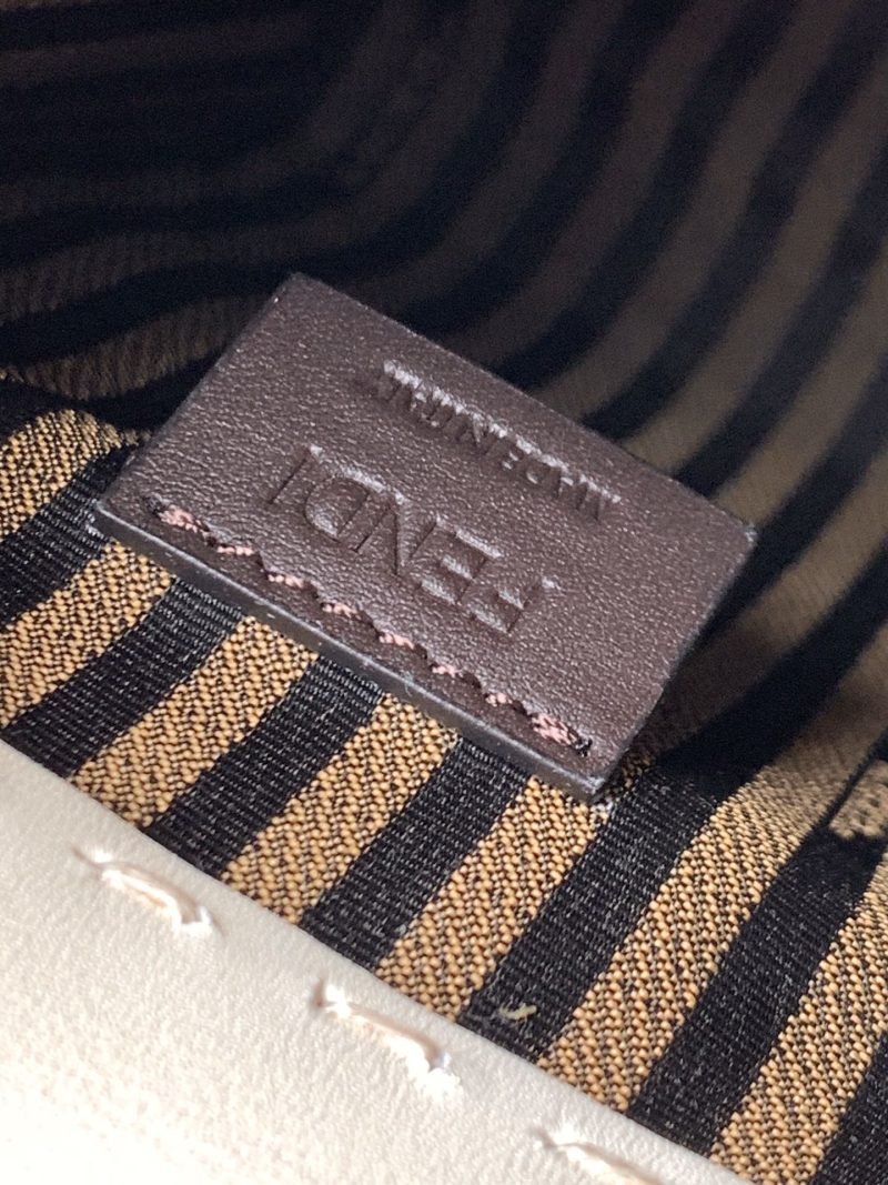 20220810_i1660124945_5890_7_jpg_a867d49f-1168-4db7-b8c4-bfa2d555a54d Fendi Mini Sunshine Shopper Bag 18 White Leather