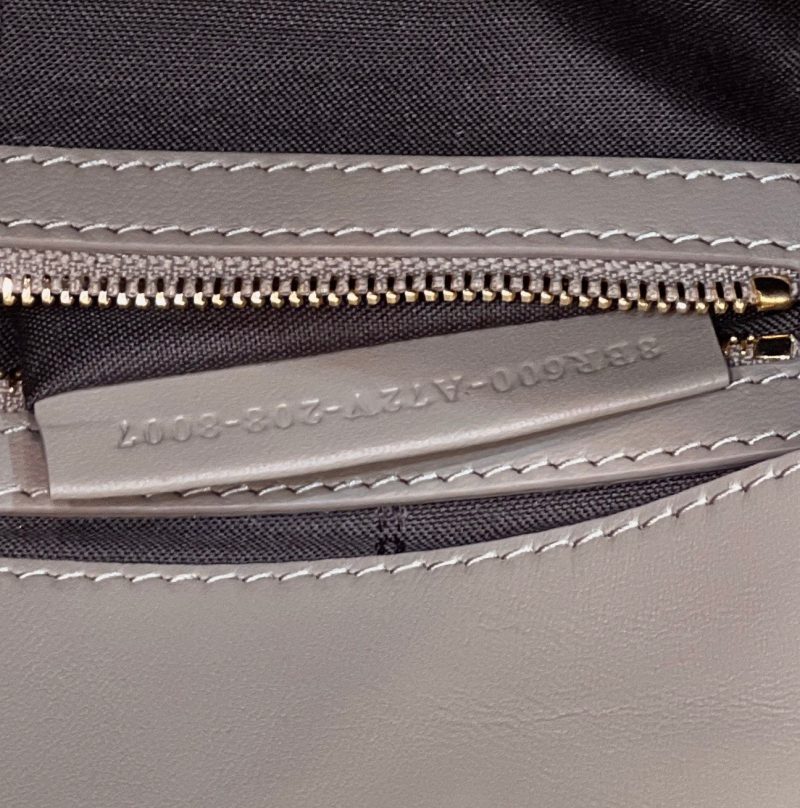 20220824_i1661331428_4257_7_jpg_fb773dd8-cef6-496e-891c-fc94ce7fdb8b BAGUETTE WITH FF MOTIF 27 IN PINE CONE SOFT LAMBSKIN GOLD HARDWARE