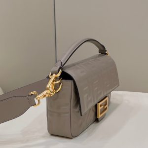 20220824_i1661331428_8598_2_jpg_21738fad-b715-4056-82e5-e291ff573337 BAGUETTE WITH FF MOTIF 27 IN PINE CONE SOFT LAMBSKIN GOLD HARDWARE