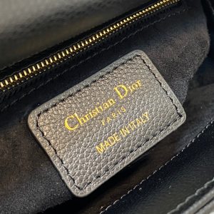 20220830_i1661835800_1989_8_jpg mini lady 17 black casfskin ghw