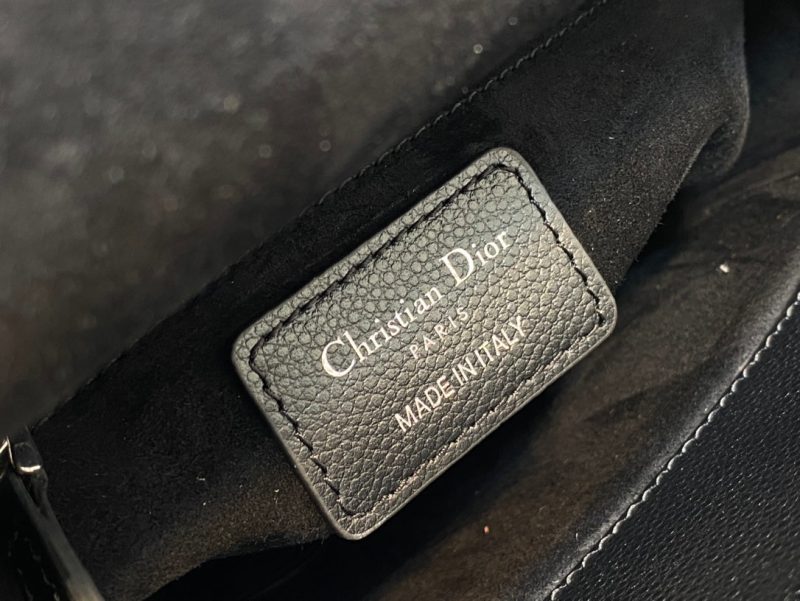 20220830_i1661837054_9804_8_jpg small lady 20 black calfskin shw