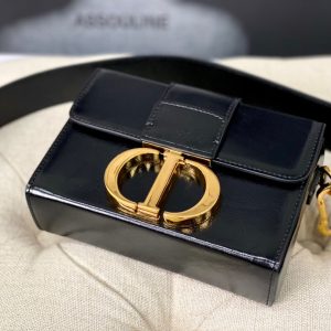 20220902_i1662098472_3362_7_jpg MONTAIGNE 19 HANDBAG IN BLACK CALFSKIN