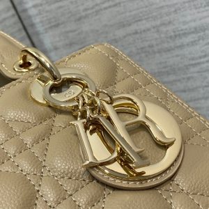 20220903_i1662193749_7920_2_jpg medium lady 24 ecru calfskin ghw