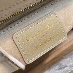 20220903_i1662193800_2478_8_jpg small lady 20 ecru calfksin ghw