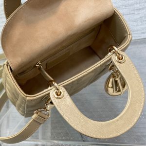 20220903_i1662193800_312_7_jpg small lady 20 ecru calfksin ghw