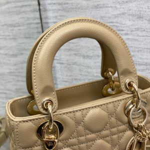 20220903_i1662193800_6070_1_jpg small lady 20 ecru calfksin ghw