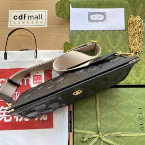 20220913_i1663048149_2944_2_jpg MATELASSÉ SHOULDER BAG 32 IN BLACK EMBOSSED CALFSKIN GOLD HARDWARE