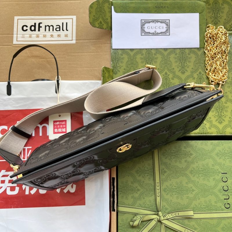 20220913_i1663048149_2944_2_jpg MATELASSÉ SHOULDER BAG 32 IN BLACK EMBOSSED CALFSKIN GOLD HARDWARE