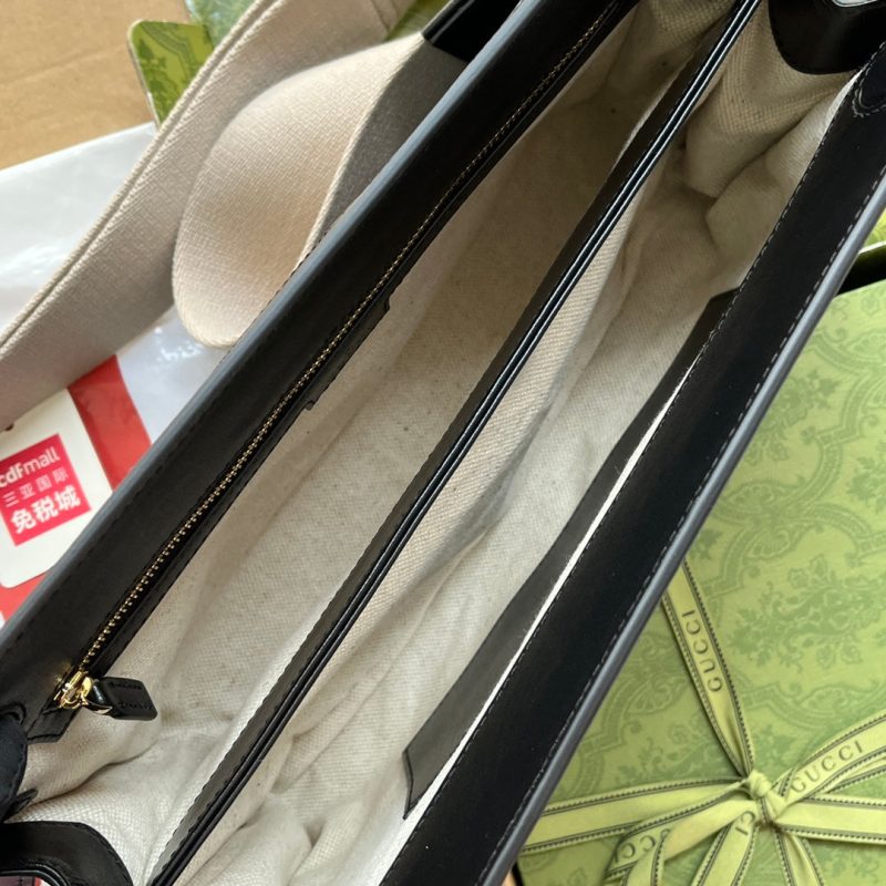 20220913_i1663048149_3776_8_jpg MATELASSÉ SHOULDER BAG 32 IN BLACK EMBOSSED CALFSKIN GOLD HARDWARE