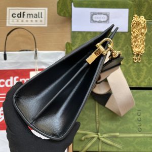 20220913_i1663048149_4760_3_jpg MATELASSÉ SHOULDER BAG 32 IN BLACK EMBOSSED CALFSKIN GOLD HARDWARE