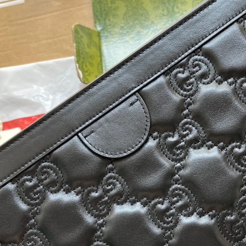 20220913_i1663048149_8344_6_jpg MATELASSÉ SHOULDER BAG 32 IN BLACK EMBOSSED CALFSKIN GOLD HARDWARE