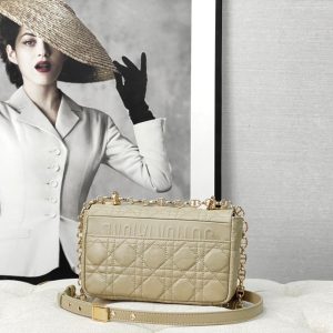 20220914_i1663136593_1655_2_jpg SMALL CARO BAG 20 PALE YELLOW CALFSKIN