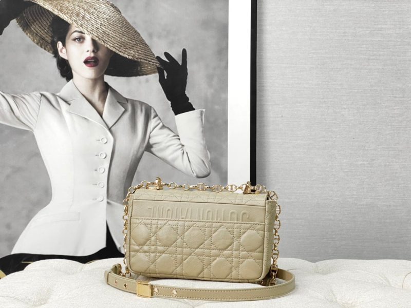 20220914_i1663136593_1655_2_jpg SMALL CARO BAG 20 PALE YELLOW CALFSKIN