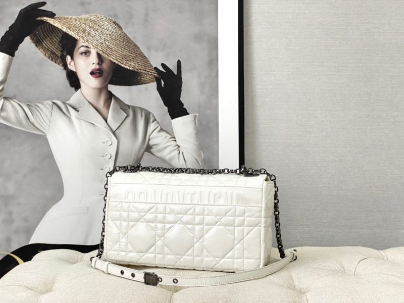 LARGE CARO BAG 28 WHITE CALFSKIN BLACK HARDWARE