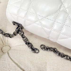 LARGE CARO BAG 28 WHITE CALFSKIN BLACK HARDWARE