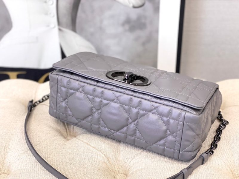 20220915_i1663220686_4470_4_jpg LARGE CARO BAG 28 OPALINE PURPLE CALFSKIN BLACK HARDWARE