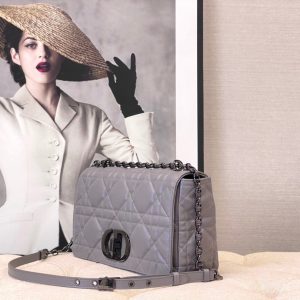 20220915_i1663220686_6003_1_jpg LARGE CARO BAG 28 OPALINE PURPLE CALFSKIN BLACK HARDWARE