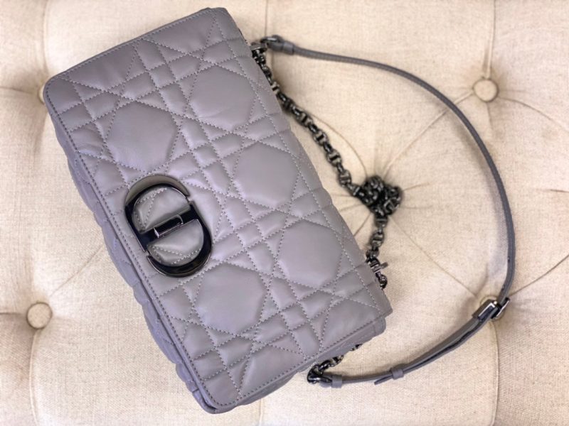 20220915_i1663220686_8591_8_jpg LARGE CARO BAG 28 OPALINE PURPLE CALFSKIN BLACK HARDWARE