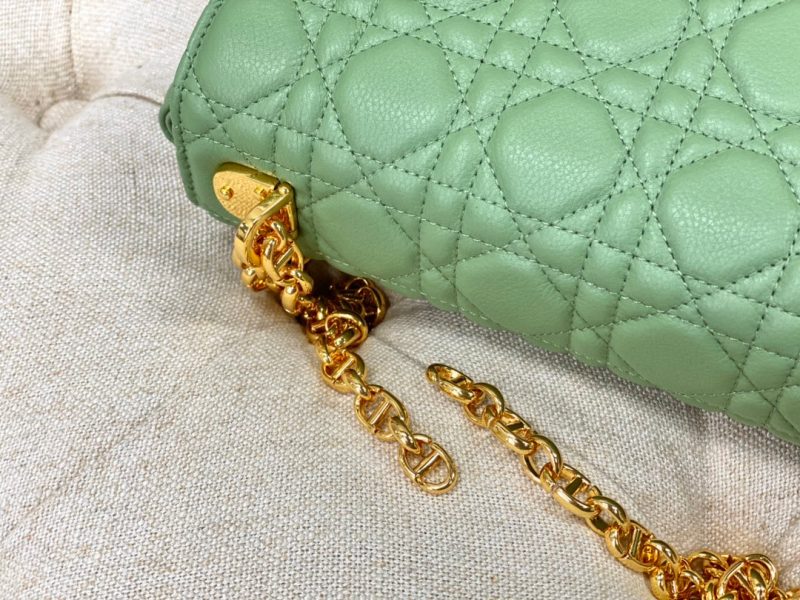 20220915_i1663221617_4757_6_jpg LARGE CARO BAG 28 LIGHT GREEN CALFSKIN